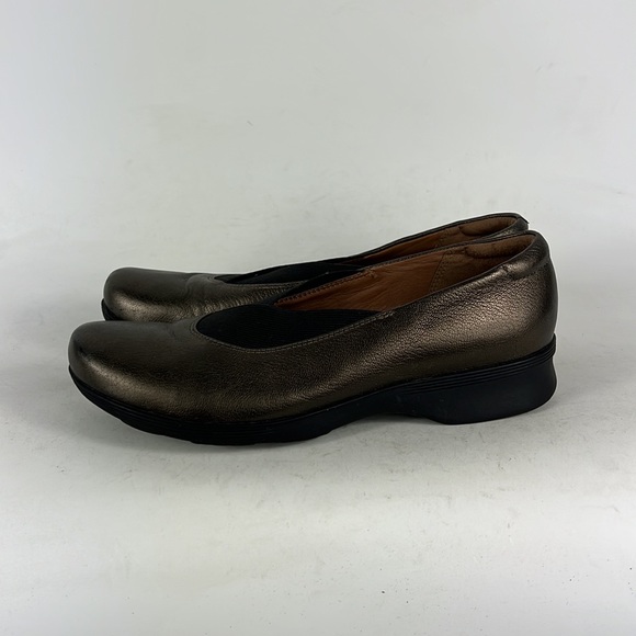 Clarks leather metallic bronze gold round toe slip on shoes us women's size 8 - Picture 6 of 10
